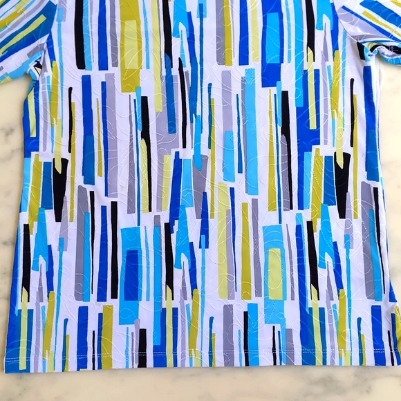 Stretchable Short Sleeve Blouse with multi color patterns on jacquard fabric. - Picture 4 of 4